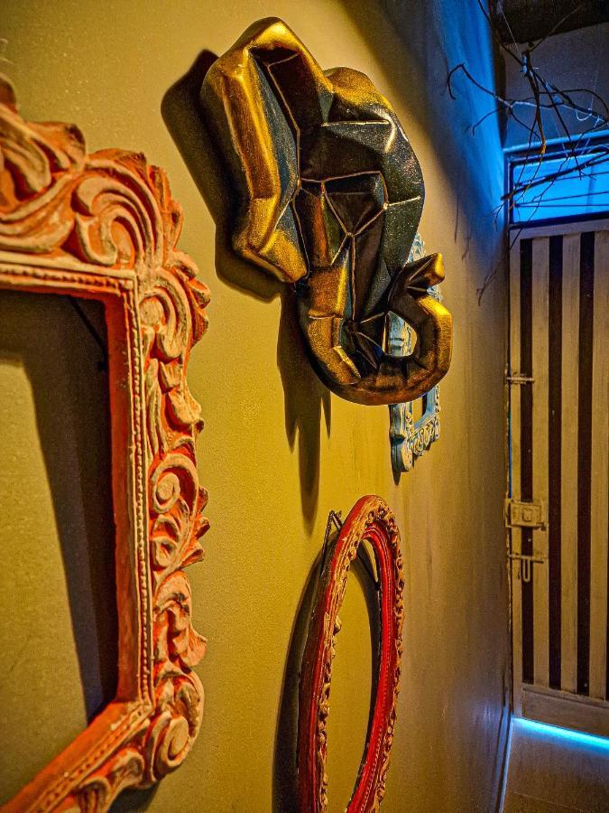 Urban Hostal Bar بوكارامانغا المظهر الخارجي الصورة