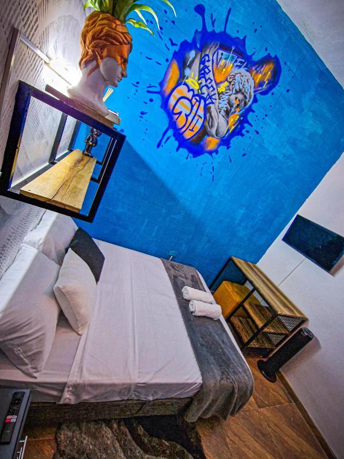 Urban Hostal Bar بوكارامانغا المظهر الخارجي الصورة