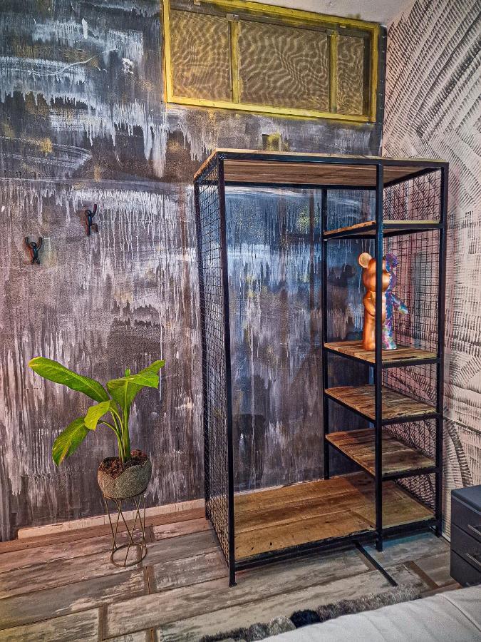 Urban Hostal Bar بوكارامانغا المظهر الخارجي الصورة