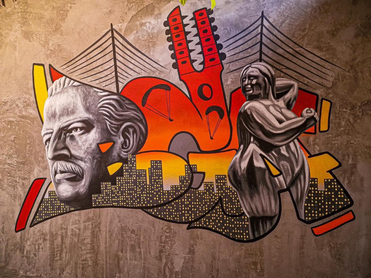 Urban Hostal Bar بوكارامانغا المظهر الخارجي الصورة