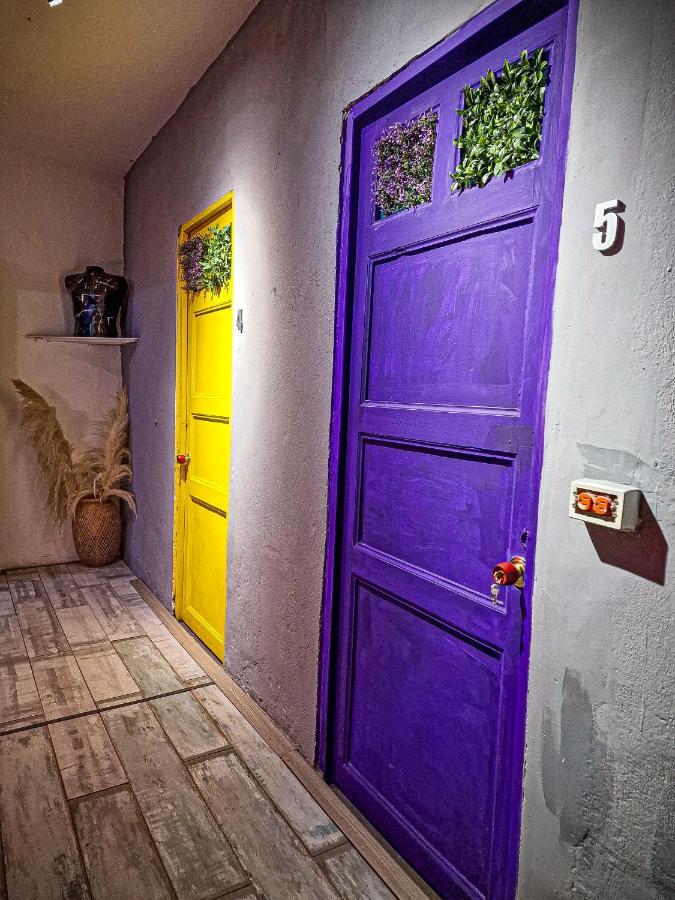 Urban Hostal Bar بوكارامانغا المظهر الخارجي الصورة