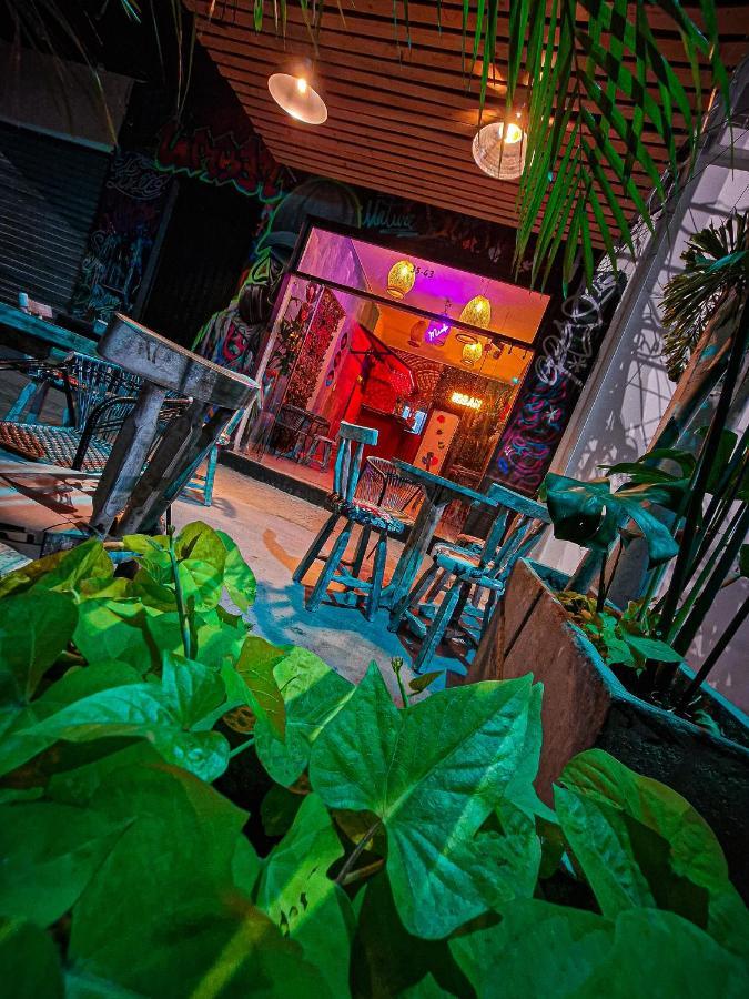Urban Hostal Bar بوكارامانغا المظهر الخارجي الصورة