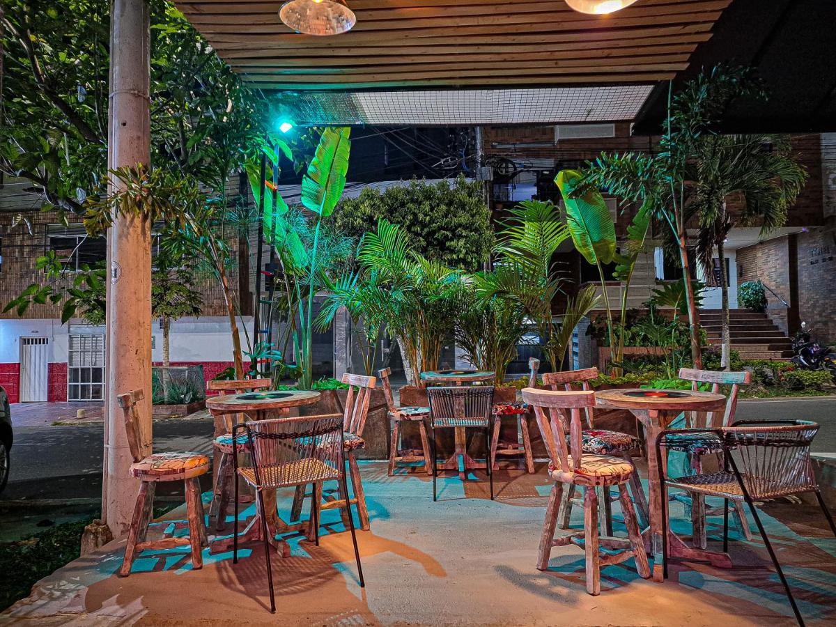 Urban Hostal Bar بوكارامانغا المظهر الخارجي الصورة