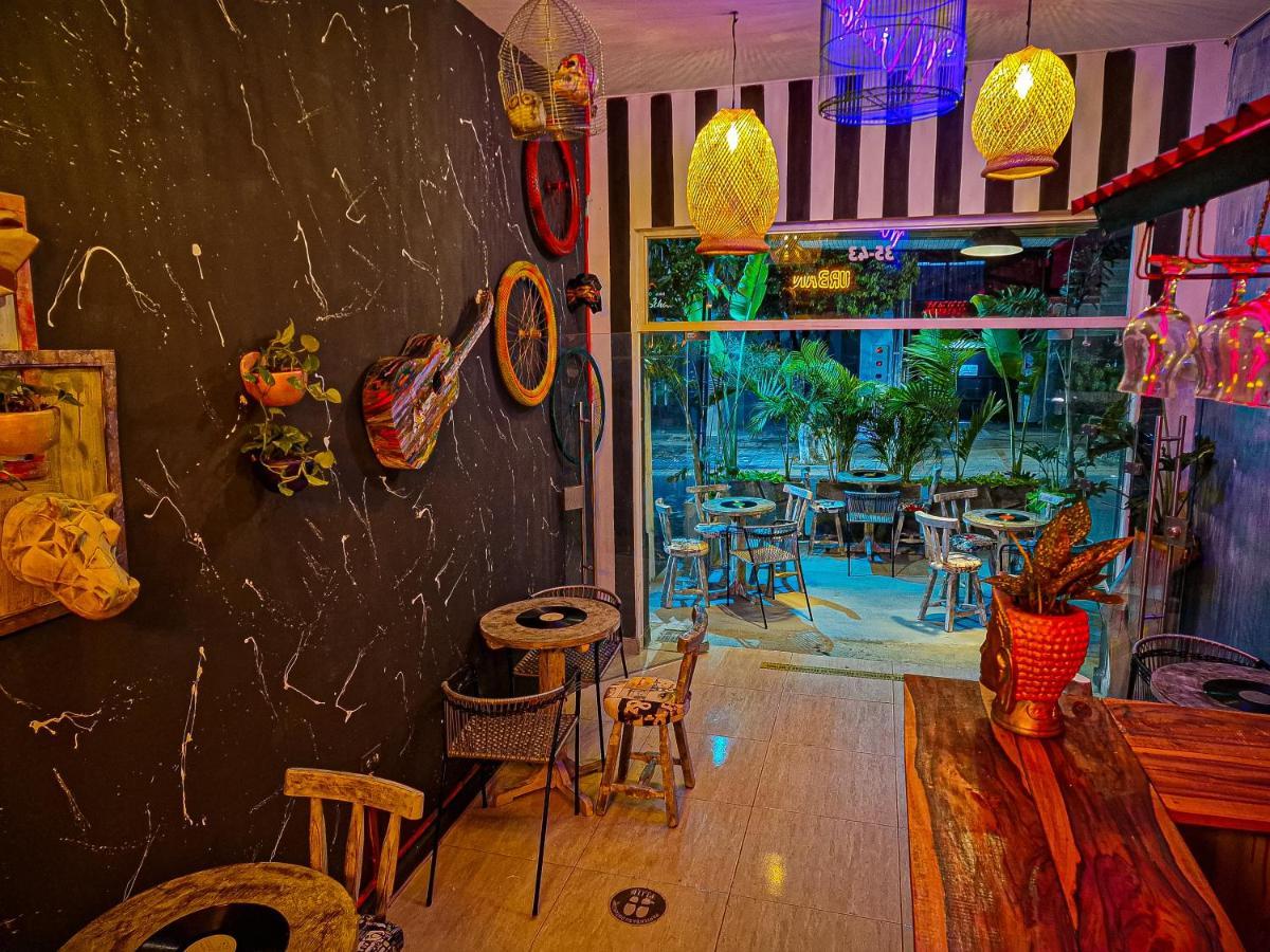 Urban Hostal Bar بوكارامانغا المظهر الخارجي الصورة