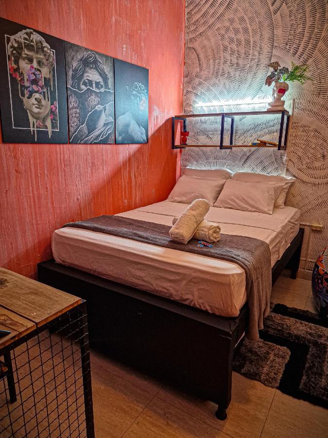 Urban Hostal Bar بوكارامانغا المظهر الخارجي الصورة