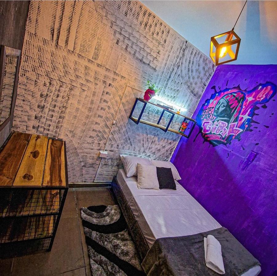 Urban Hostal Bar بوكارامانغا المظهر الخارجي الصورة