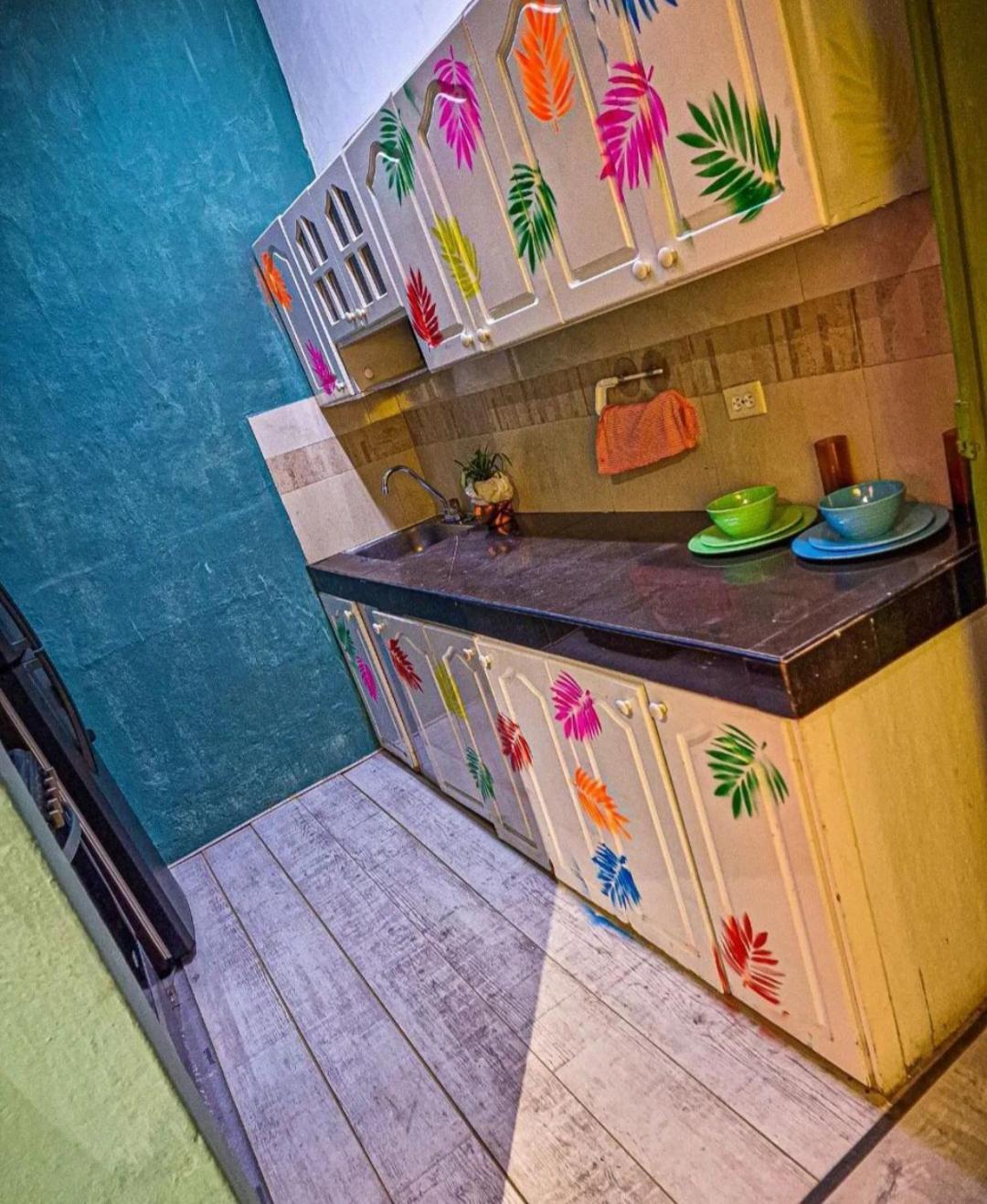 Urban Hostal Bar بوكارامانغا المظهر الخارجي الصورة