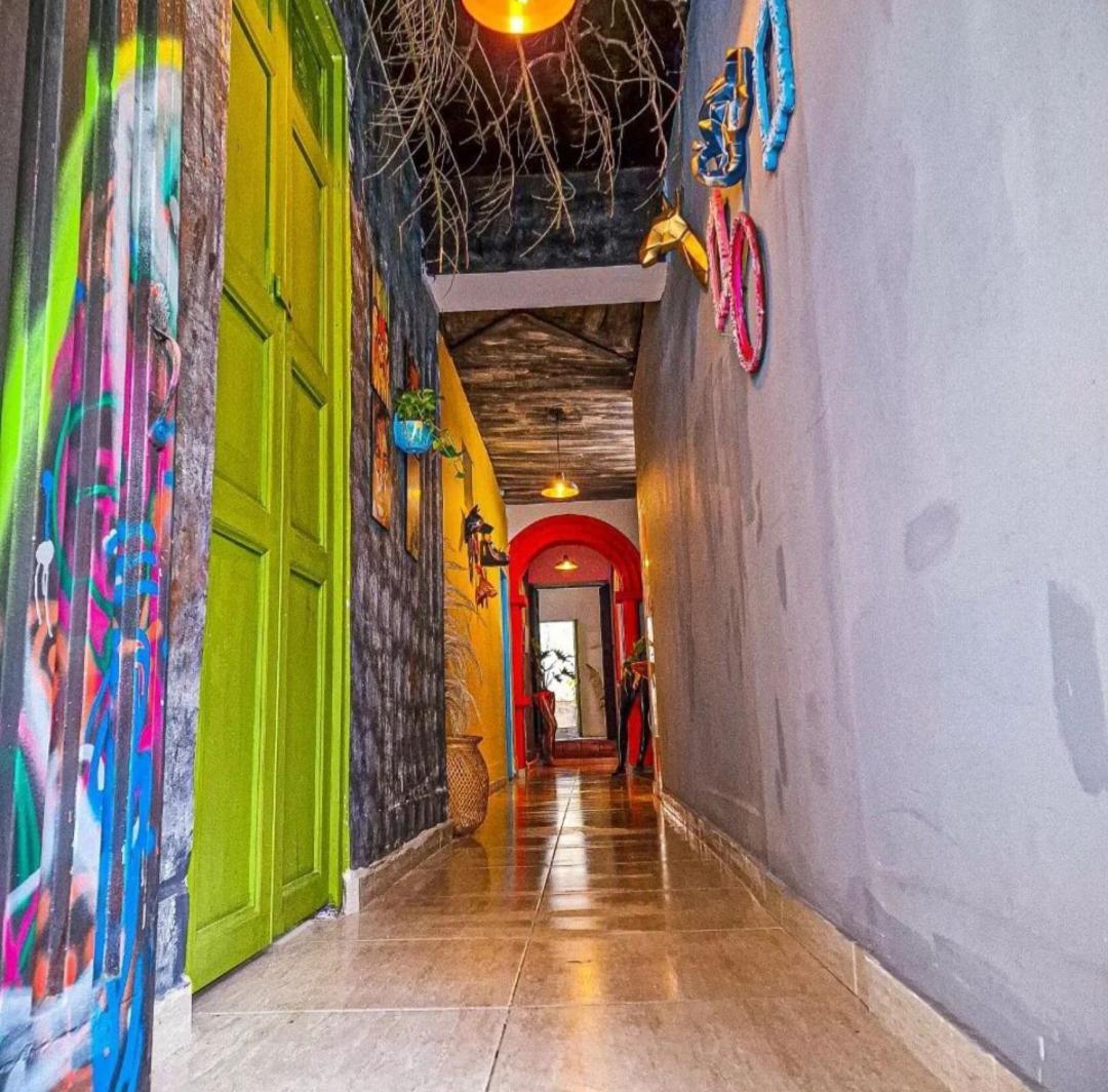 Urban Hostal Bar بوكارامانغا المظهر الخارجي الصورة